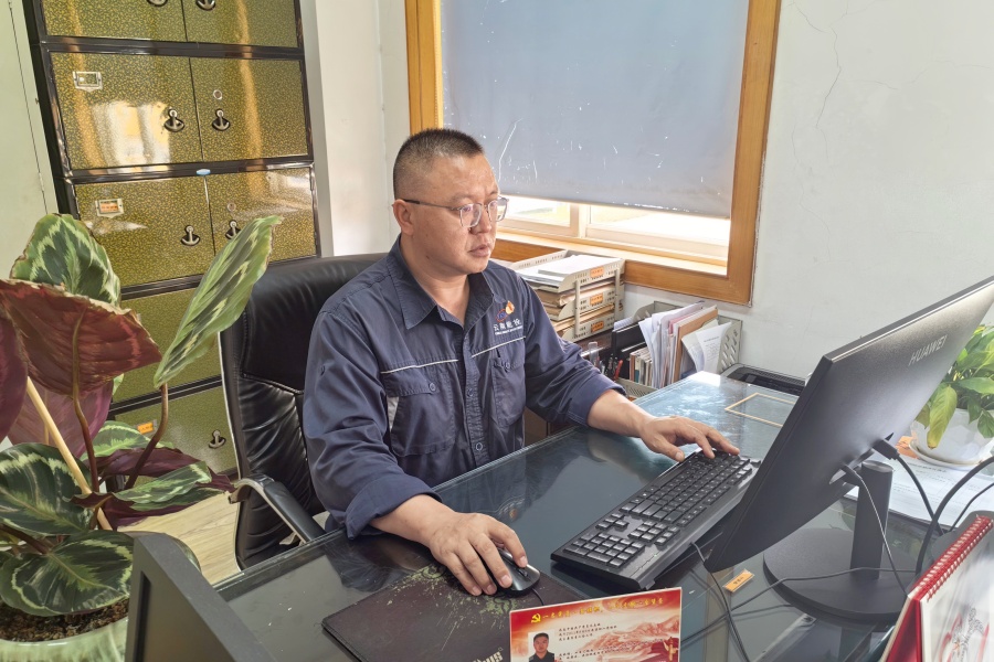 1784102079516286.jpg 朱志斌_副本.jpg